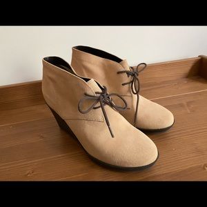 Cole Haan Chukka Booties size 10